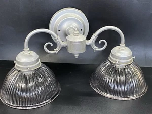 Zweiarmige Wandleuchte bemalt silber Vintage gerippt klar Holophan Stil Farbtöne - Bild 1 von 19