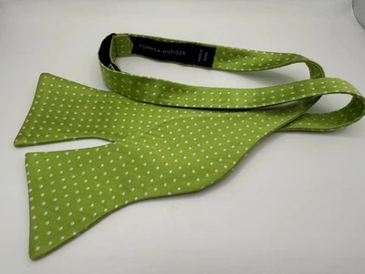 Tommy Hilfiger 100 % seda para hombre pajarita autoatada lunares verdes talla única Foto 1 de 3
