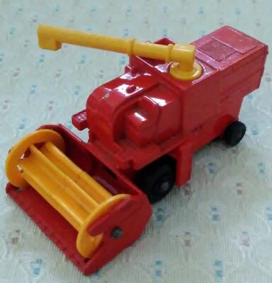 Matchbox No 51 Red Combine Harvester Die-cast Toy Vehicle - 1977 - Image 1 of 4
