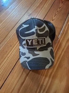 Camo Yeti Hat - Picture 1 of 2