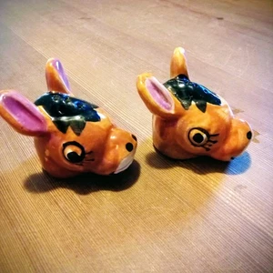 Vintage Salt and Pepper shakers pottery Donkey Heads made in Japan 2" tall brown - Bild 1 von 14