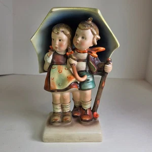 Goebel M.I. Estatuilla Hummel Stormy Weather #71 TMK2 Full Bee Alemania 6,5" - Imagen 1 de 16