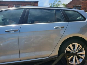 2016 VOLKSWAGEN GOLF ESTATE SE MK7 1.6L TDI COMPLETE REAR PASSENGER DOOR LB7W - Picture 1 of 4