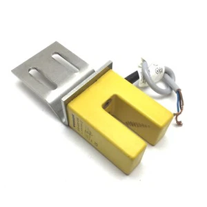 Sensore slot Turck Si15-K30-AN6, slot: 30 mm, portata: 15 mm, staffa *graffi profondi - Foto 1 di 5
