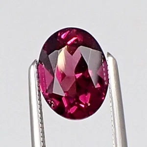 1.53 carats Oval 8x6mm Pinkish-Red Natural Rhodolite Garnet Loose Gemstone - Picture 1 of 24