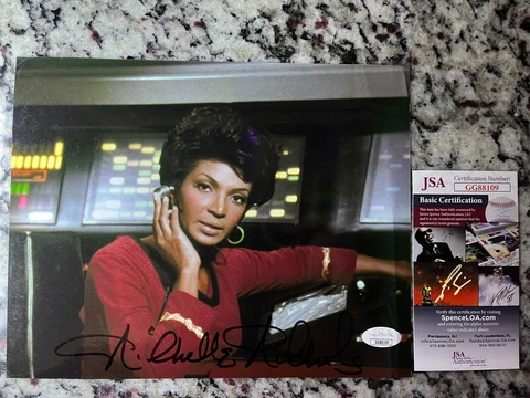 NICHELLE NICHOLS Signed 8x10 Photo Autographed COA JSA Star Trek Uhura Cover