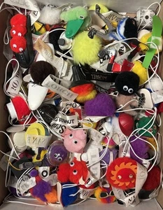 Lot 100 Vintage 1990s Weepul Pom Pom Toys Pop Culture Celebrity Political Animal - Picture 1 of 17