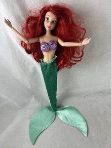 Disney Principessa Ariel La Sirenetta Bambola 11,5" Braccia Articolate Org Outfit - Foto 1 di 7