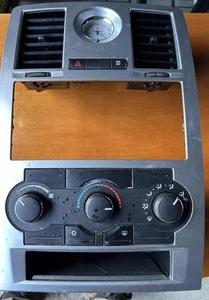 2008 2009 2010 Chrysler 300 Dash Heater A/C Climate Control Radio Panel H1696 DG - Picture 1 of 5