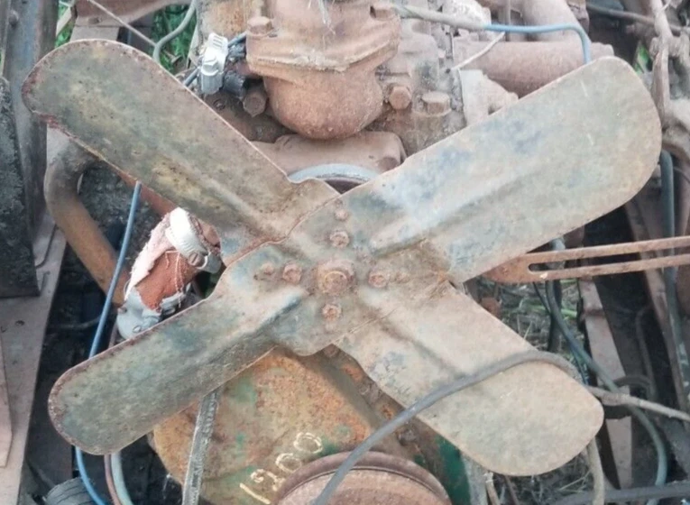 COE Cooling Fan & Pulley & Bolt Chevrolet Truck 41 1941 1946 1942 46 GMC Cabover - Image 1 of 4