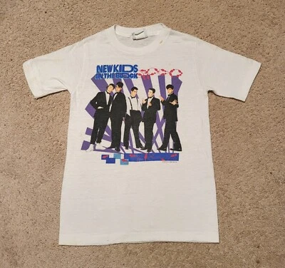 Nueva camiseta vintage años 80 niños en el bloque manchada suave delgada 50/50 NKOTB S XS  Foto 1 de 4