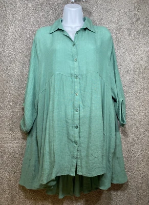 Top Umgee Grande Mezcla Rayón Manga 3/4 Alto Bajo Dobladillo Verde Abotonado Cuello Foto 1 de 4