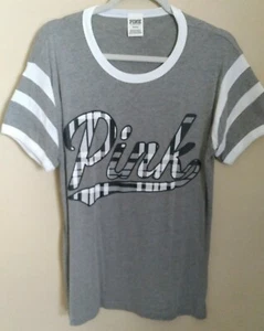 Victoria Secret PINK PLAID LOGO Cotton SCOOP NECK Shirt M GRAY! NWOT! - Picture 1 of 2