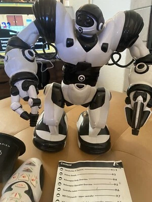 ROBOSAPIEN complete with remote, cup, and instructions (see description) - Image 1 of 4