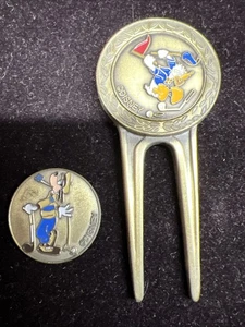 Walt Disney World Golf Set. Divot Tool And 2 Ball Markers. Donald,Goofy - Picture 1 of 5