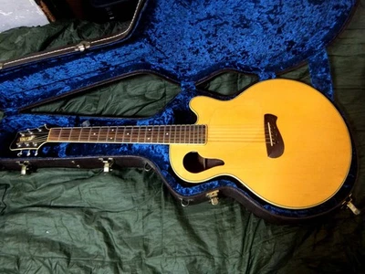 TACOMA C3C Chief serie modelo de gama alta chapa de abeto y rosa Foto 1 de 4