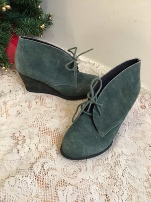 Botines con cuñas de gamuza verde CHELSEA CREW para mujer 38/7-7,5 botas de EE. UU. Foto 1 de 4