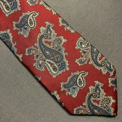 Christian Dior 100% Silk Paisley Men's Neck Tie Red Blue USA Vintage 3-3/8 x 59 - Image 1 of 4