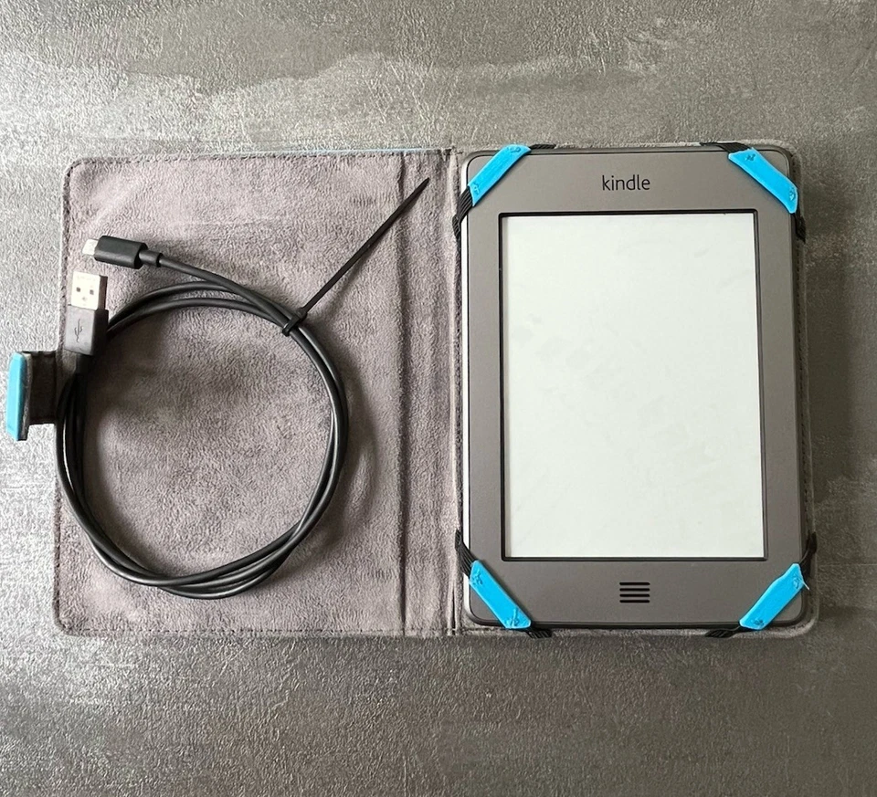 Amazon Kindle Touch 4GB 5in 4th Gen Silver Wi-Fi Model No D01200 Excellent Cond - Image 1 of 4