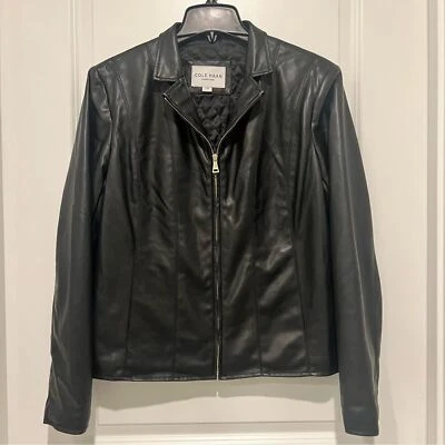 Chaqueta acolchada de cuero vegano sintético Cole Haan Signature para mujer talla grande Foto 1 de 4