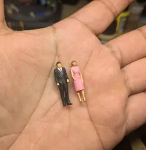 1/64 JFK And Jacqueline - Picture 1 of 1