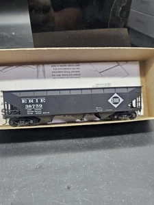 Accurail HO Train Car ERIE Triple Hopper - Picture 1 of 7