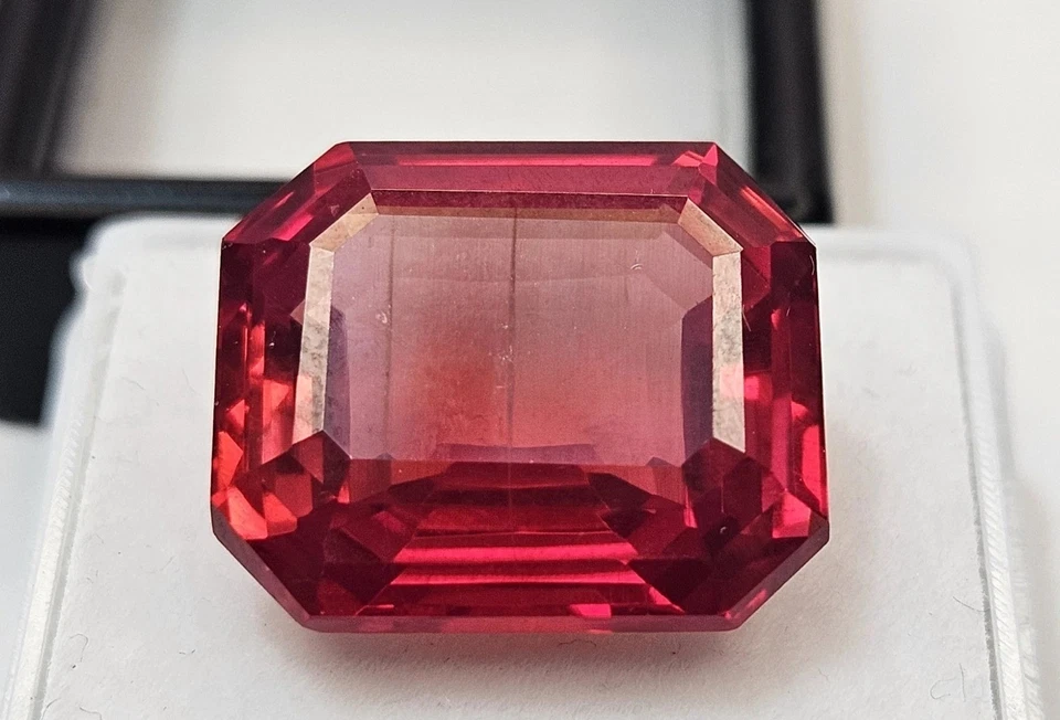 Fabulous Spinel Red Emerald Cut 20-22 Ct Natural Loose Gemstone For Pendant - Image 1 of 4