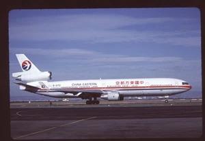 Orig 35mm Airline Dia China Eastern Airlines MD-11 B-2172 - Bild 1 von 1