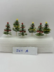 Cupcake Picks albero di Natale vintage con decorazioni rosse e gialle. Set di 6. - Foto 1 di 22