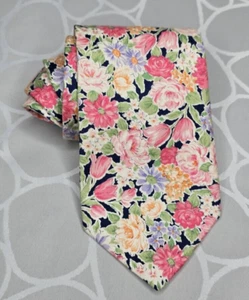 417 by Van Heusen Tie Navy Blue Spring Pink Floral All Cotton Classic 3.75 x 57 - Picture 1 of 8