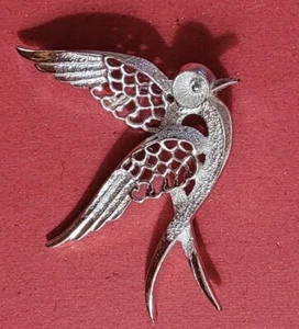 Precioso broche/alfiler vintage Sarah Coventry tono plata pájaro volador - Imagen 1 de 7