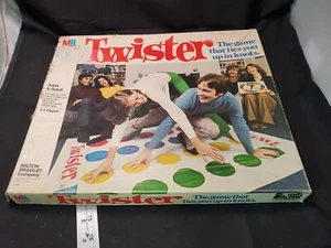 1966 Twister Family Game Milton Bradley USA! Vintage - Picture 1 of 9
