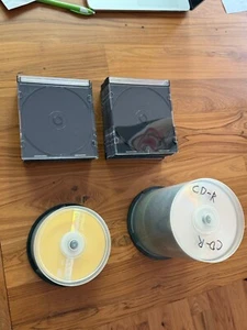 DVD and CD Blank Discs and Cases - Photo 1/1