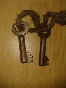 Vintage Belfry brand padlock style keys. (D27a) - Picture 1 of 5