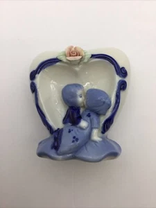Vintage Delft Blue Heart Shaped Bud Vase Dutch Kissing Couple - Picture 1 of 9
