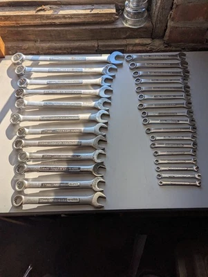Juego de llaves combinadas vintage Craftsman EE. UU. 29 piezas métricas 12pt 6 mm - 27 mm VɅ VV V Foto 1 de 4