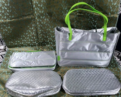 Lote de 4 bolsas de viaje vintage retro de maquillaje clinque plateadas Y2K Foto 1 de 4