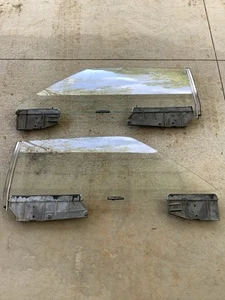 NOS 1969 Mustang Carlite LH/RH Fastback Clear Side Window With Trim - Picture 1 of 8
