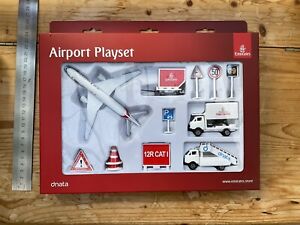 Emirates Airline Diecast Airport PlaySet In Gift Box Boeing 777 Jet Plane Toy