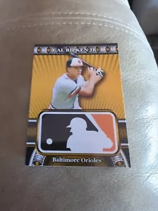 2010 TOPPS LOGOMAN HTA CAL RIPKEN JR. BALTIMORE ORIOLES #HTA-41 - Foto 1 di 2