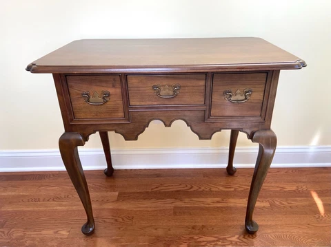 Vintage Stickley Queen Anne Solid Cherry Lowboy Console Table Cover