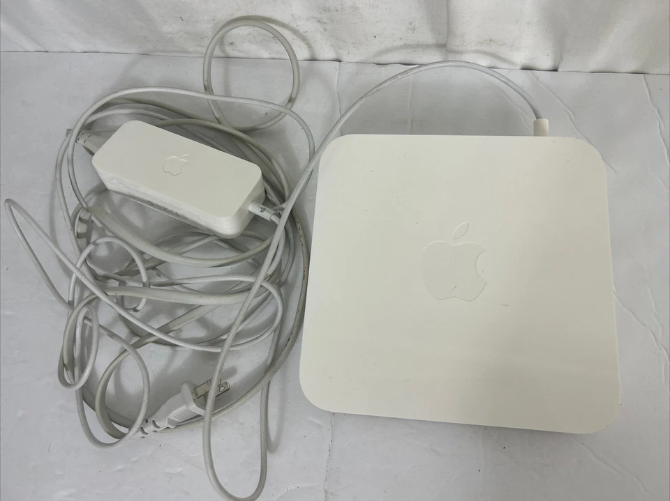 Apple Airport Extreme Base Station A1354 WiFi Router 4th Gen with Power Cord - Image 1 of 4
