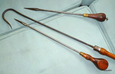 Lot 3 Vintage 1920s Industrial Rug 2 ½ Foot Hook & Needles Wood Handles - Image 1 of 4