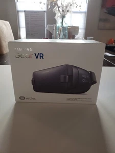 Samsung Gear VR Oculus Virtual Reality Headset 2016 SM-R323 Black - Picture 1 of 3