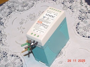 Fuente de alimentación MW Mean Well MDR-40-12 entrada 100-240 Vac, salida 12VDC, 3,33A usada! - Imagen 1 de 6