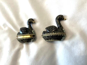 Par de patos Cloisonné azul marino esmalte floral superior e inferior 1,5 pulgadas - Imagen 1 de 5