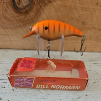 Vtg Norman ERROR PAINTED "LITTLE N" Crawdad colored Lure. Painted Upside Down. - Image 1 of 4