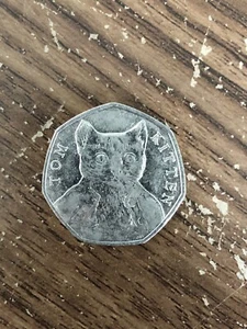 2017 Tom Kitten 50p Coin Circulated - Beatrix Potter - Picture 1 of 1