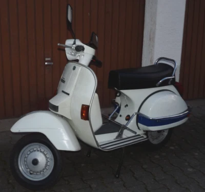 Vespa P200E P 200 E - 10 PS  VSX1T Piaggio weiß - unverbastelt läuft einwandfrei - Bild 1 von 4
