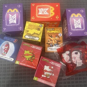 Lotto giocattoli McDonald's Tiny Tan BTS Sanrio Yugio Sonic e altri - Foto 1 di 1